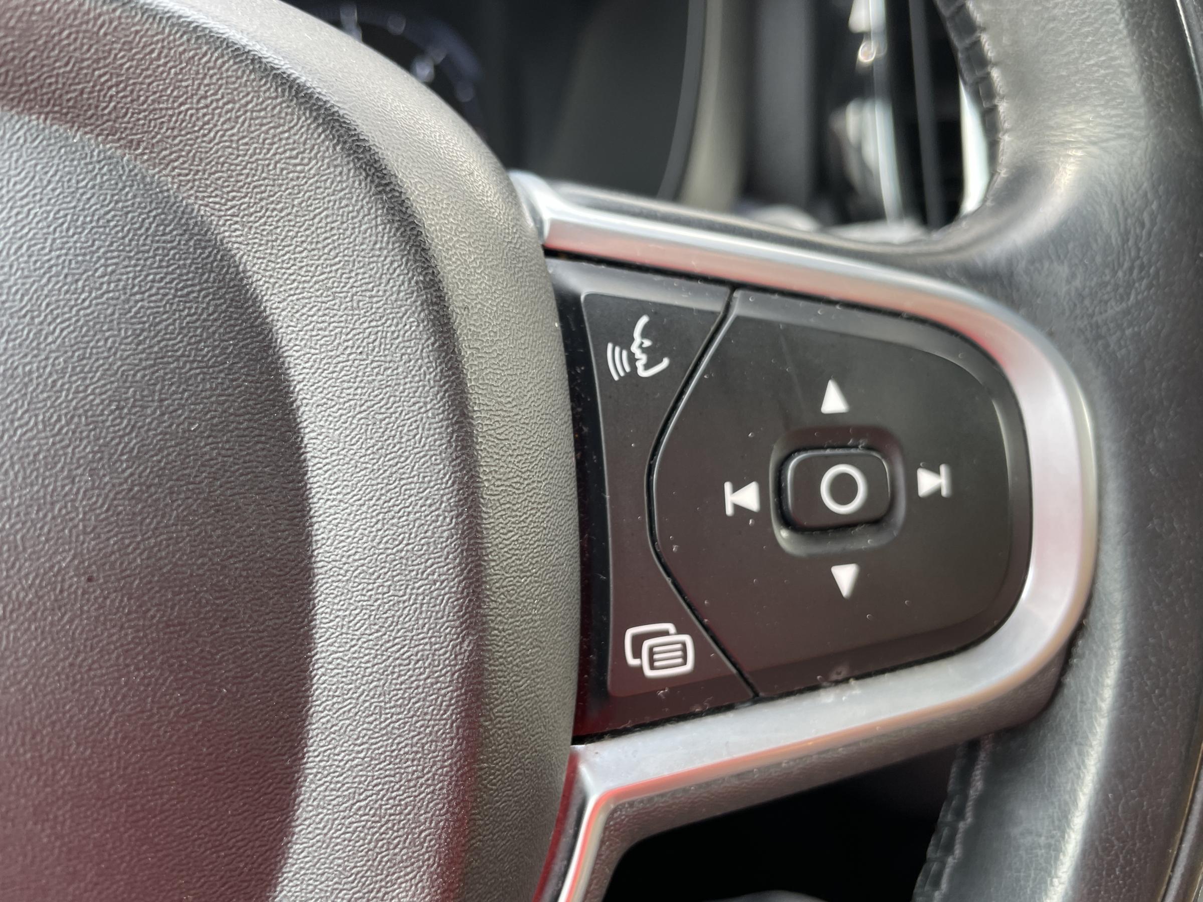 Volvo XC60, 2019 - pohled č. 16