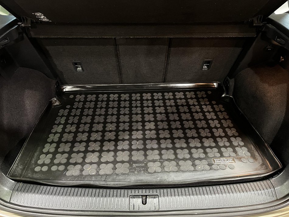 Volkswagen Golf 2.0 TDi 