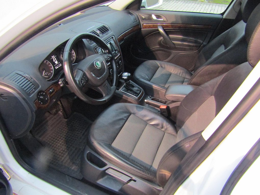 Škoda Octavia II 2.0 TDi Elegance