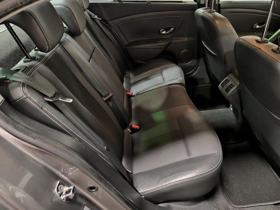 Renault Fluence 1.6i 