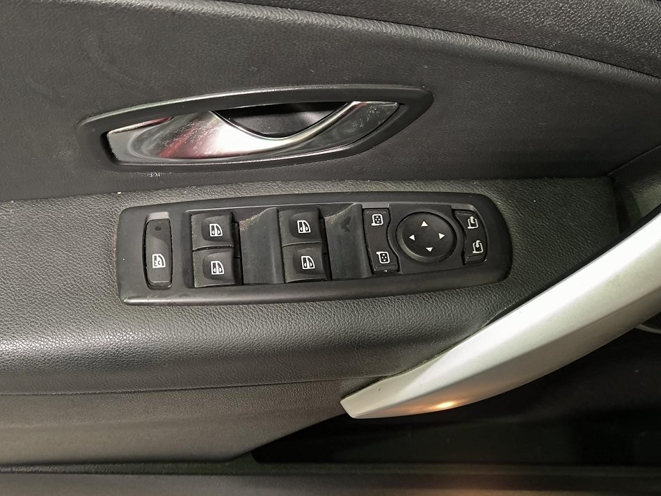 Renault Fluence 1.6i 