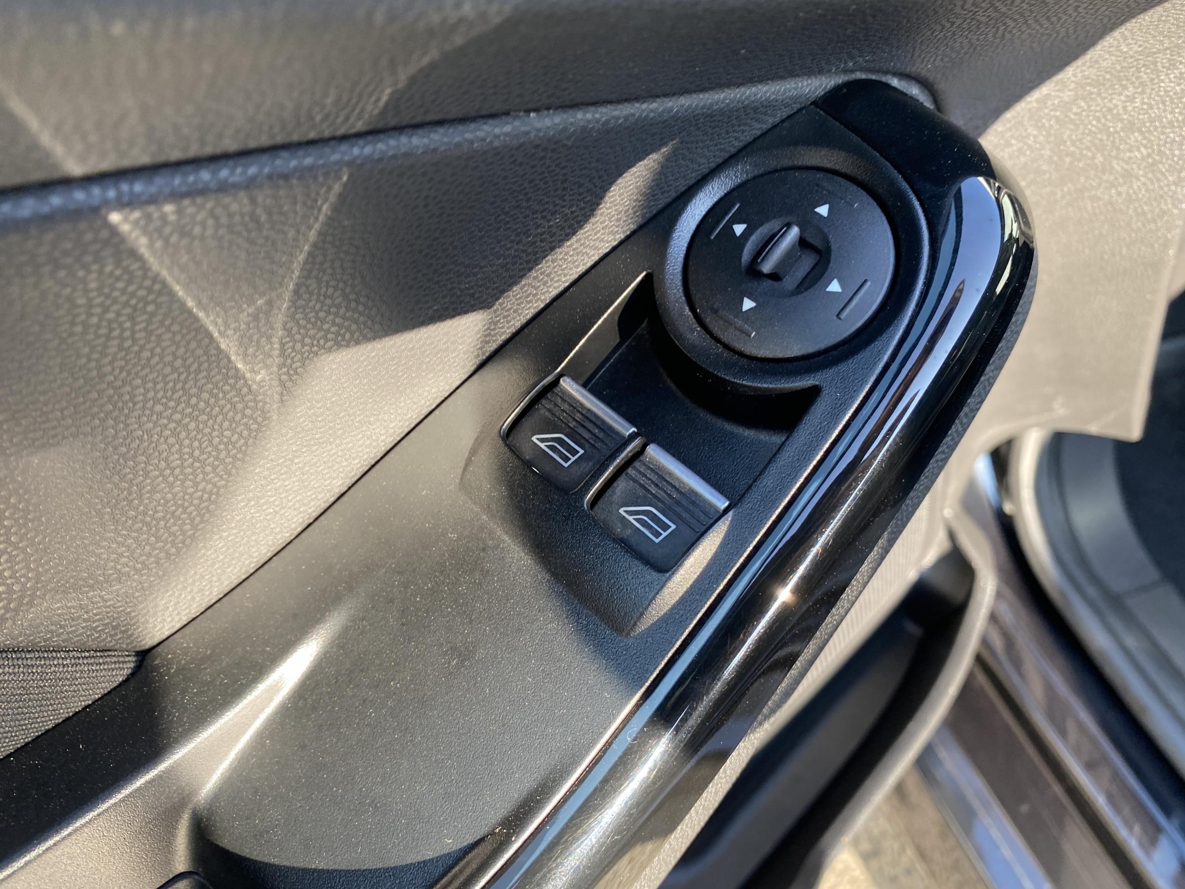 Ford Fiesta, 2015 - pohled č. 14