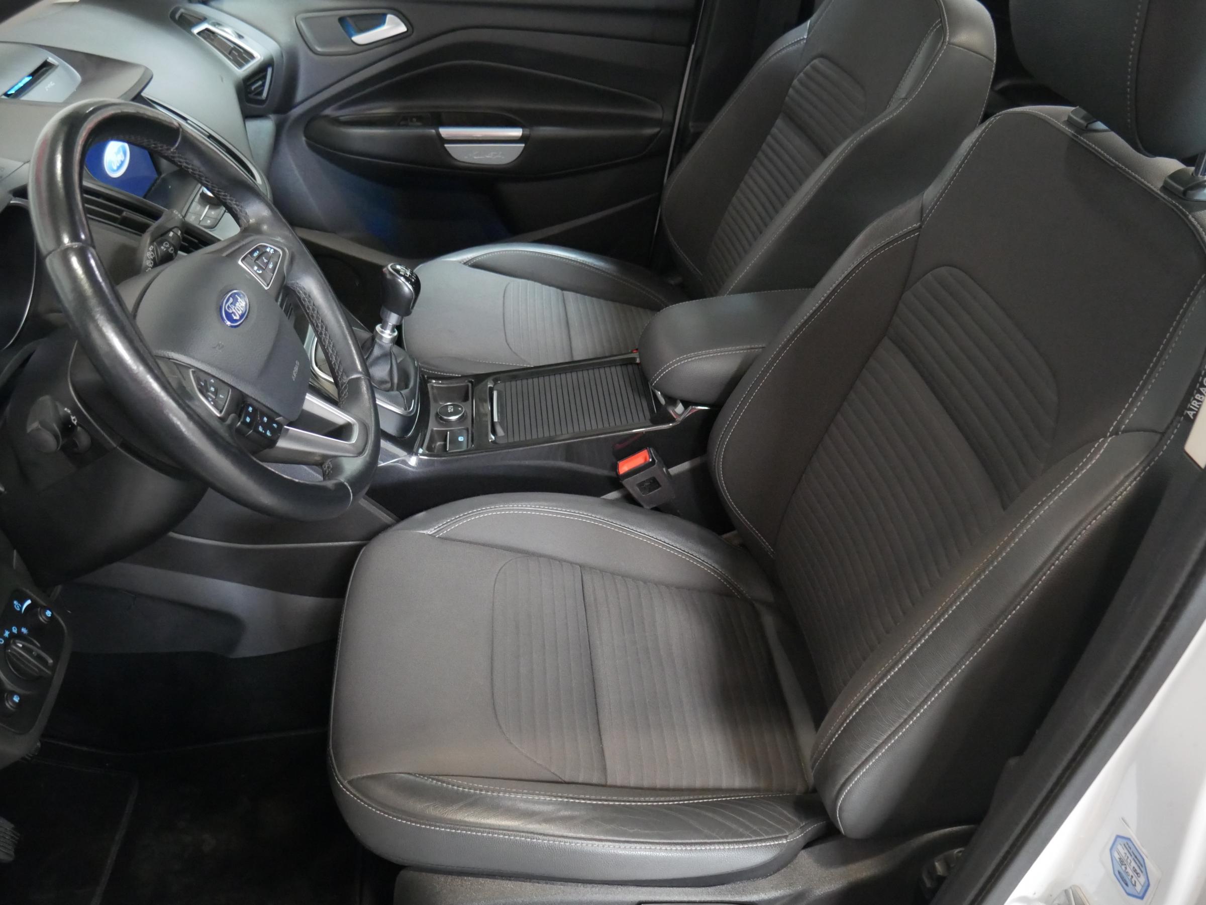 Ford Kuga, 2019 - pohled č. 9