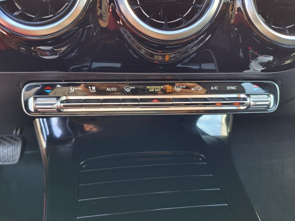 Mercedes-Benz Třída A 1.3 i  A180