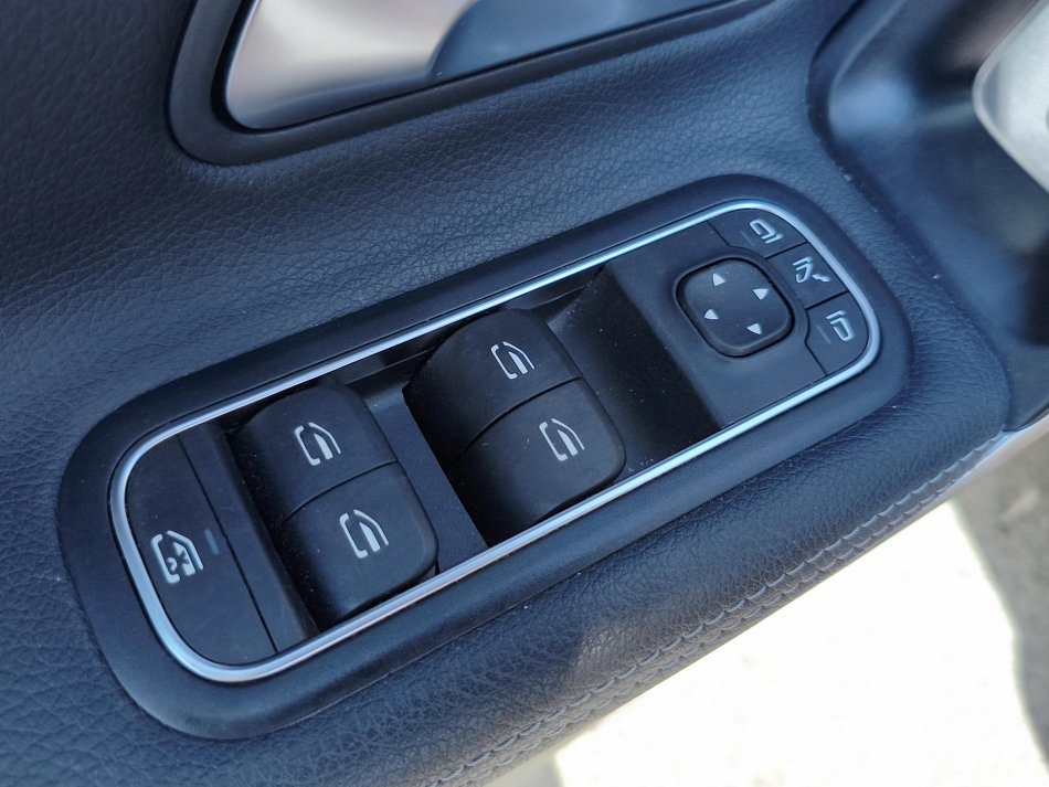 Mercedes-Benz Třída A 1.3 i  A180