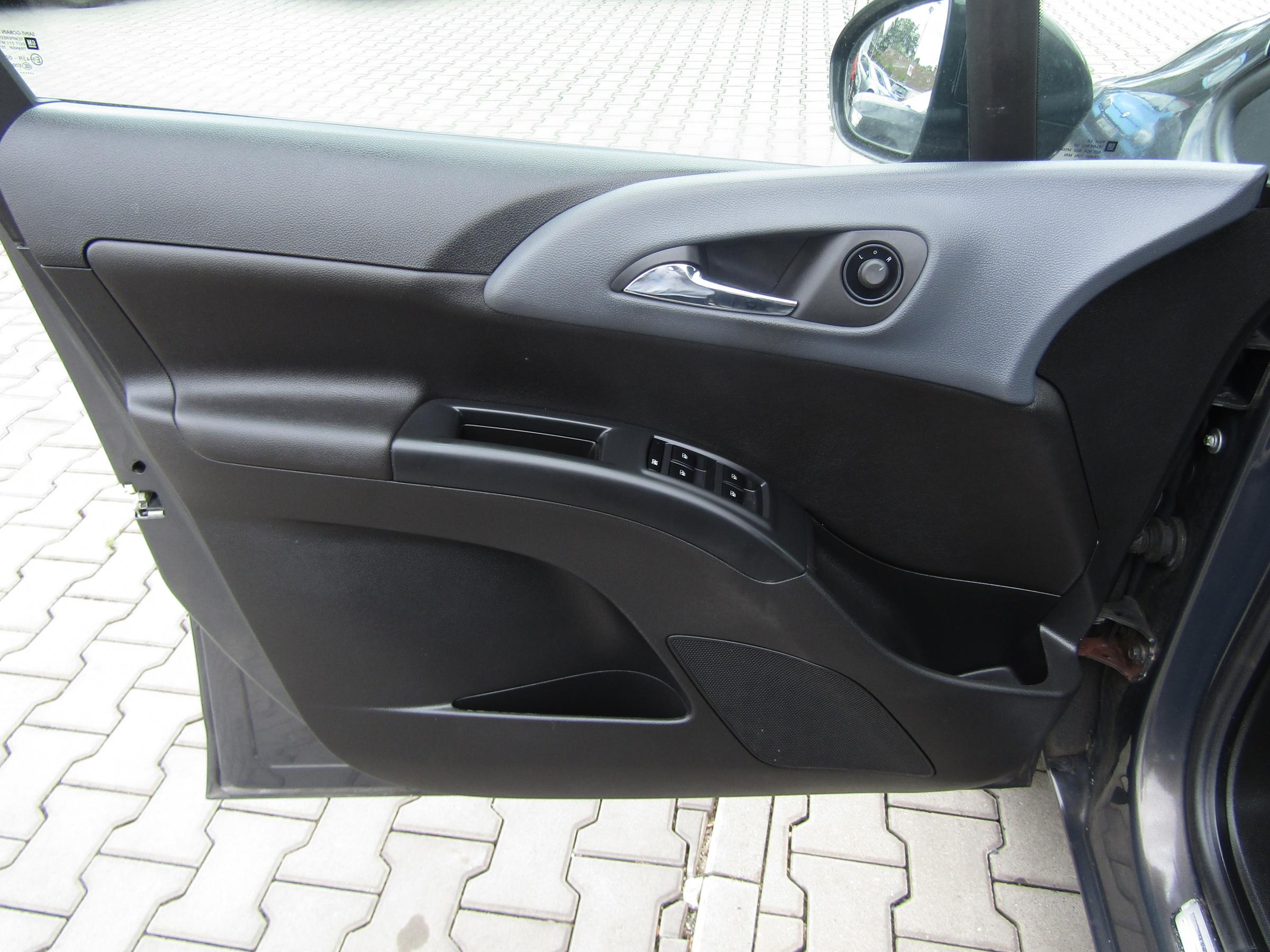 Opel Meriva, 2013 - pohled č. 16