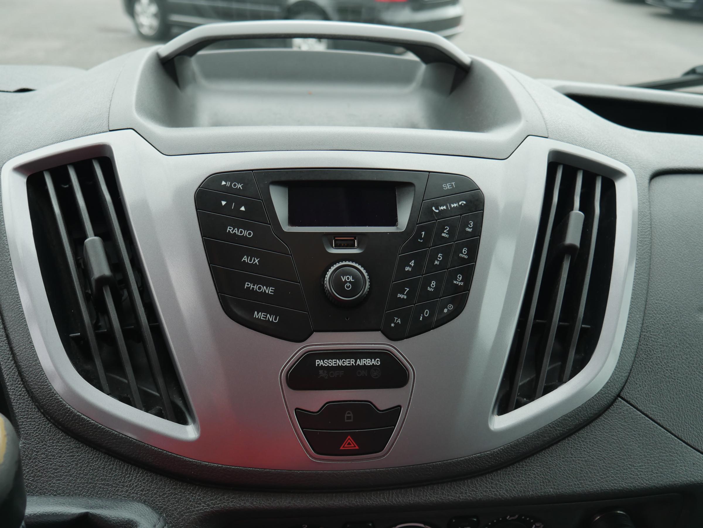 Ford Transit, 2015 - pohled č. 15