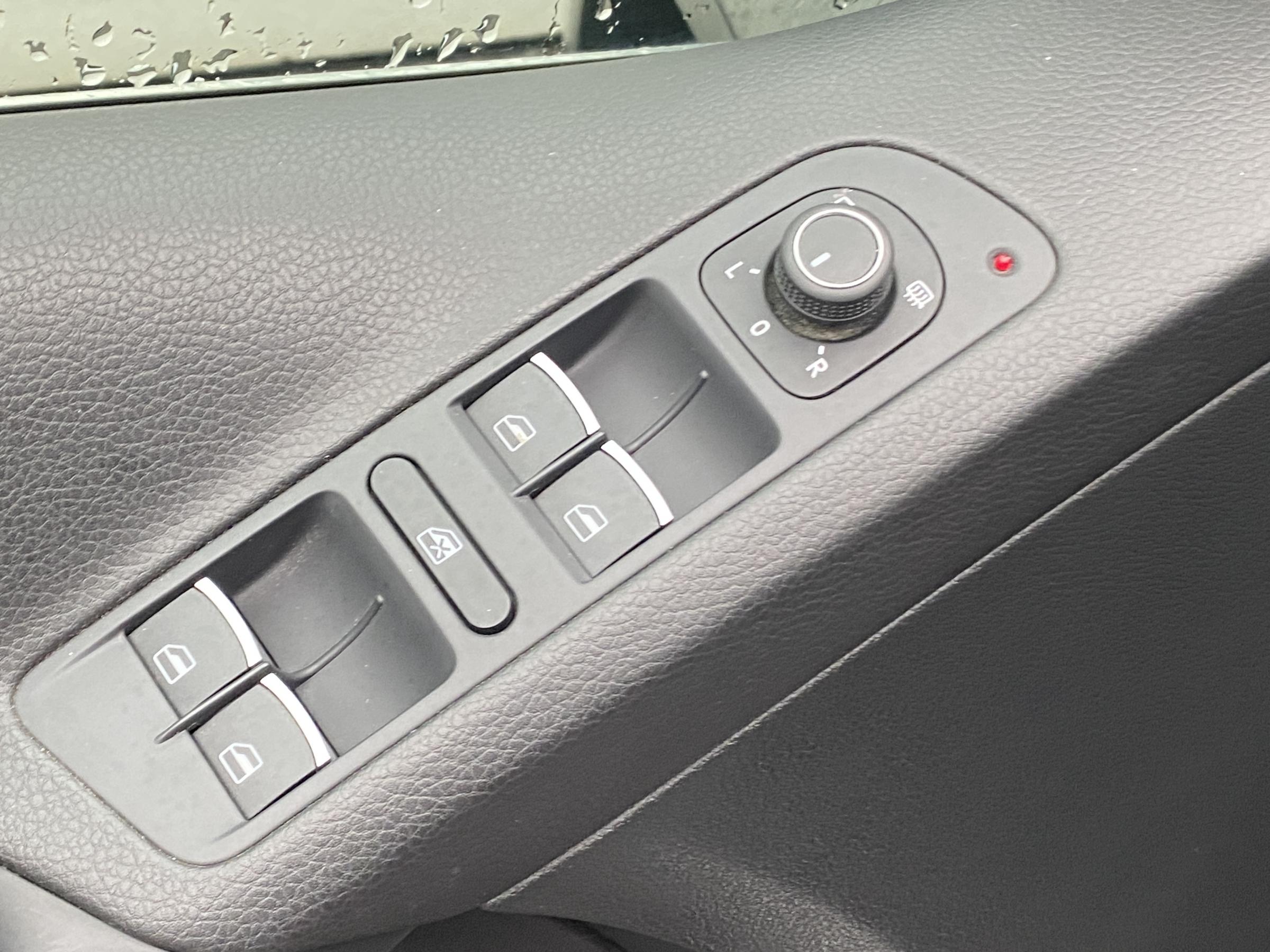 Volkswagen Tiguan, 2015 - pohled č. 12