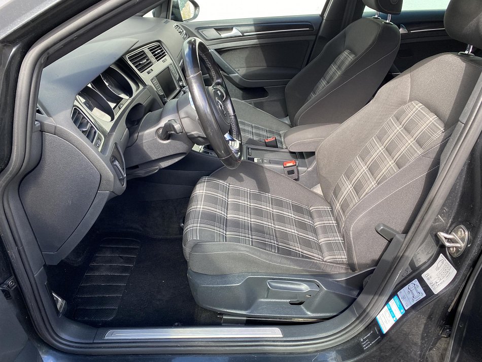 Volkswagen Golf 2.0 TDi GTD