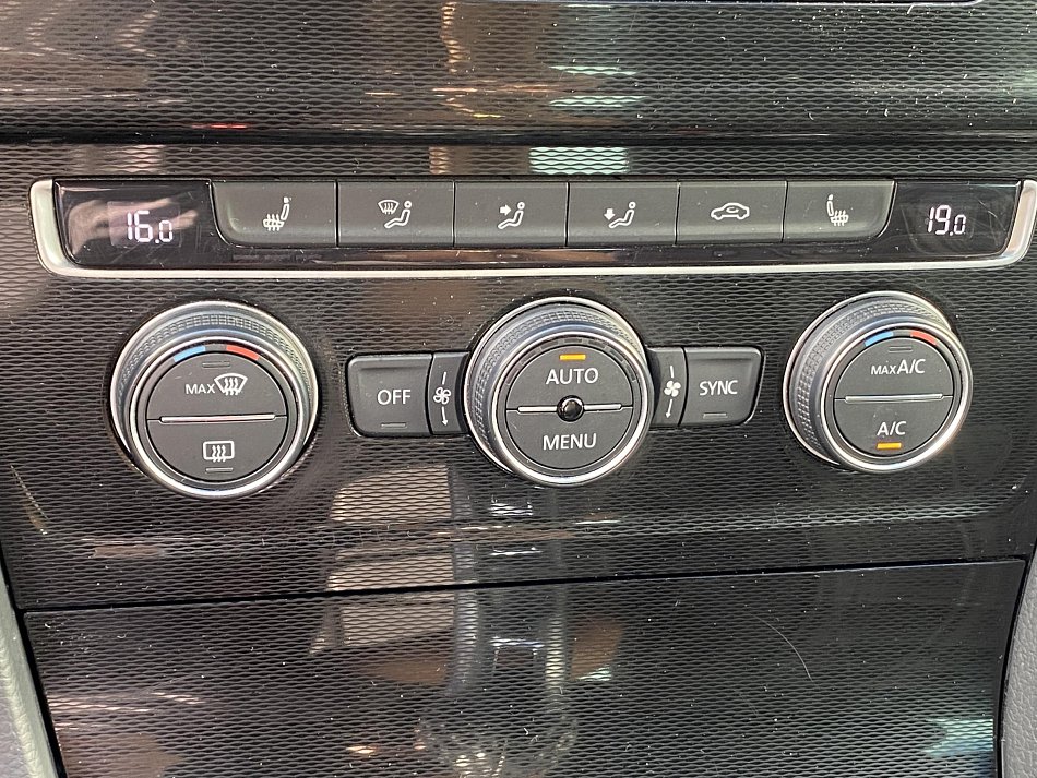 Volkswagen Golf 2.0 TDi GTD