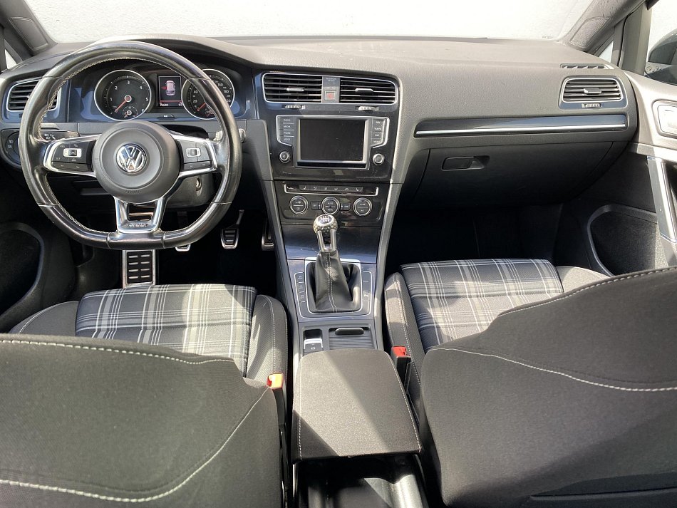 Volkswagen Golf 2.0 TDi GTD