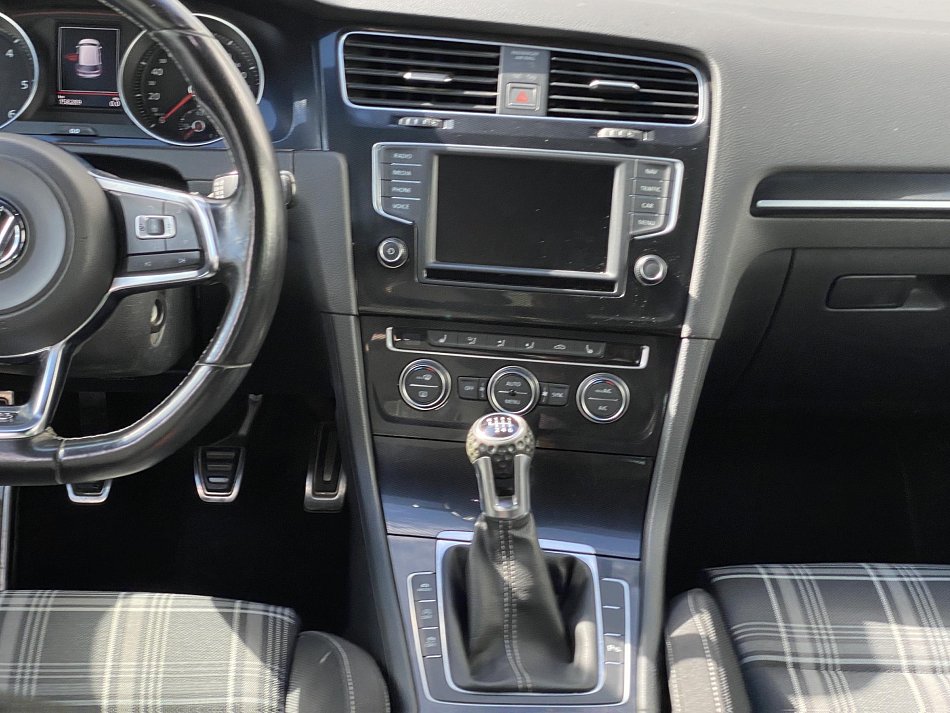 Volkswagen Golf 2.0 TDi GTD