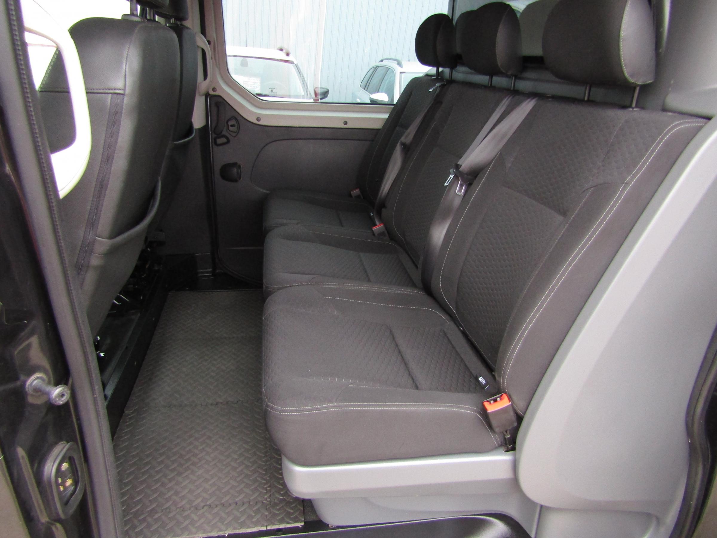 Opel Vivaro, 2015 - pohled č. 10