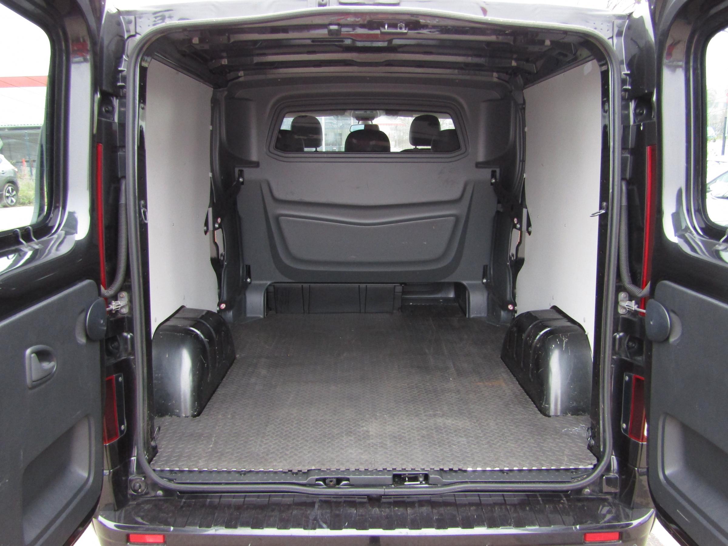 Opel Vivaro, 2015 - pohled č. 7