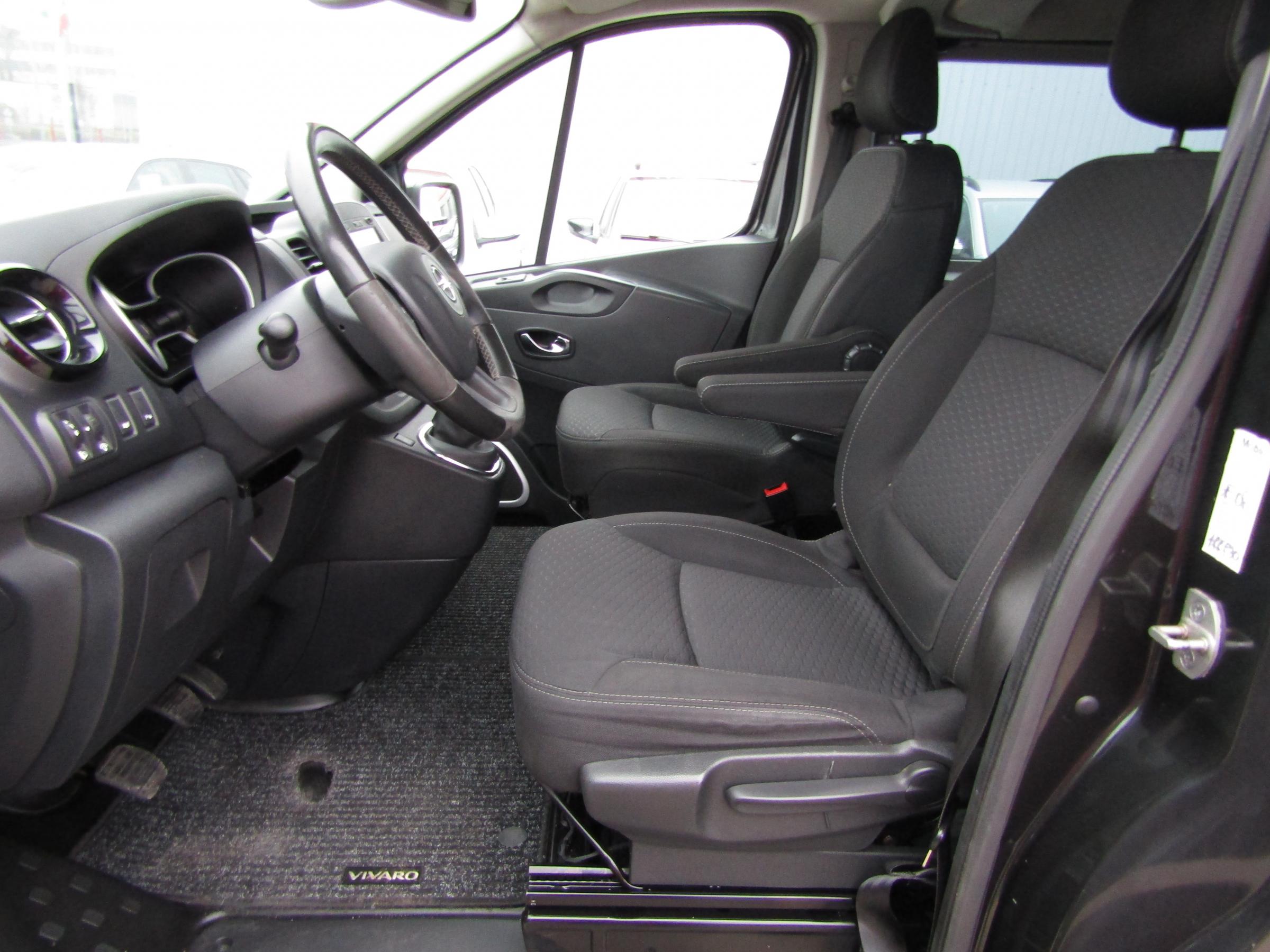 Opel Vivaro, 2015 - pohled č. 9