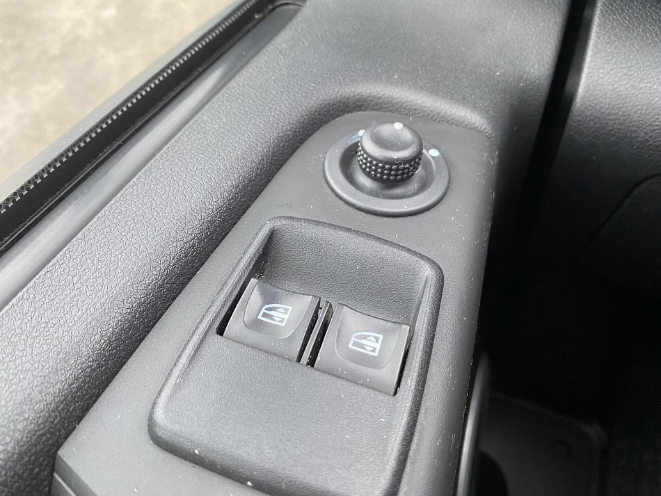 Opel Vivaro 1.6CDTi  L2 5míst