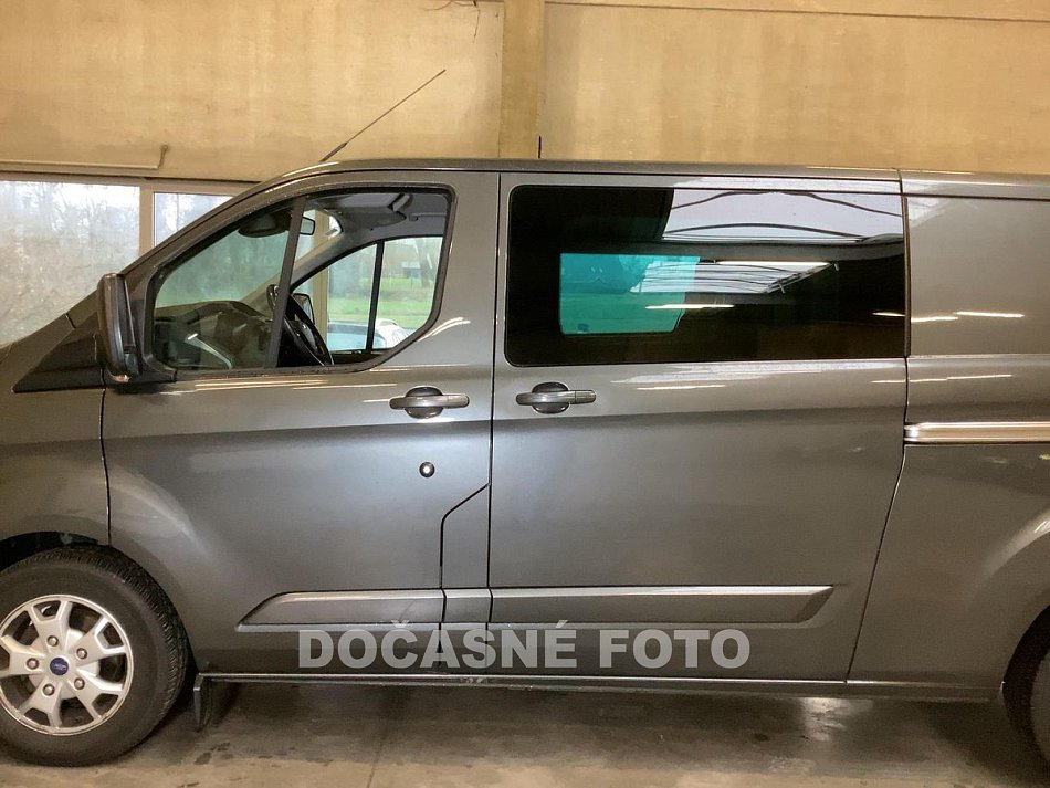 Ford Transit Custom 2.2TDCi Limited L2 5míst