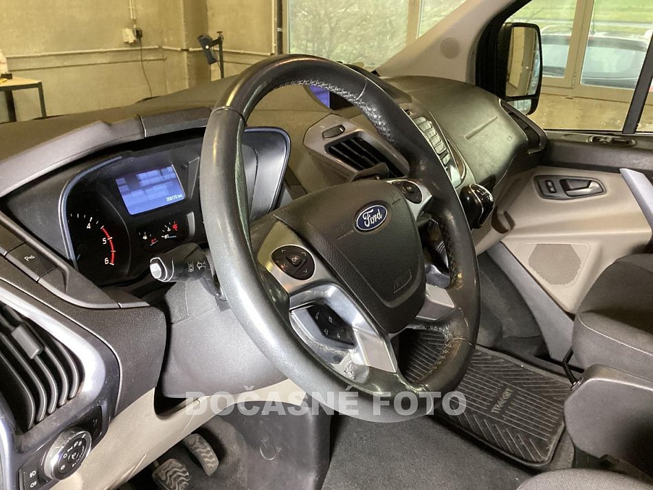 Ford Transit Custom 2.2TDCi Limited L2 5míst