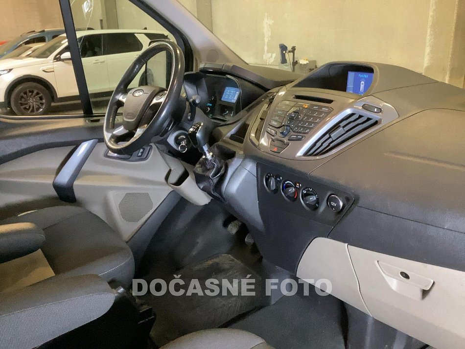 Ford Transit Custom 2.2TDCi Limited L2 5míst