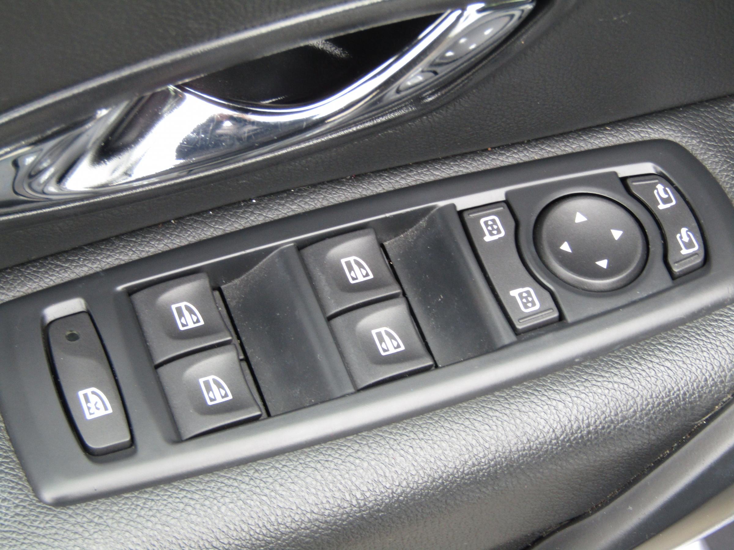 Renault Fluence, 2013 - pohled č. 12