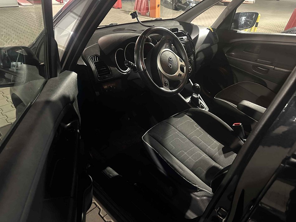 Kia Venga 1.4i 