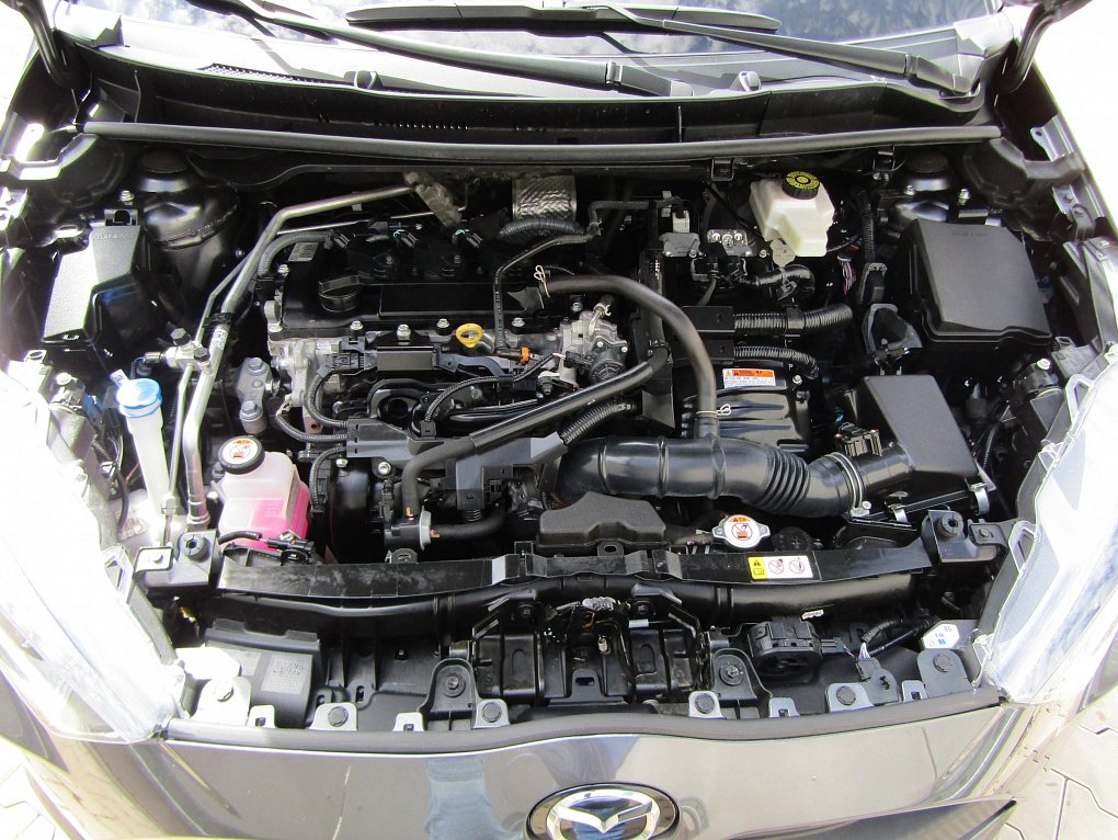 Mazda 2 1.5 VVFi  hybrid