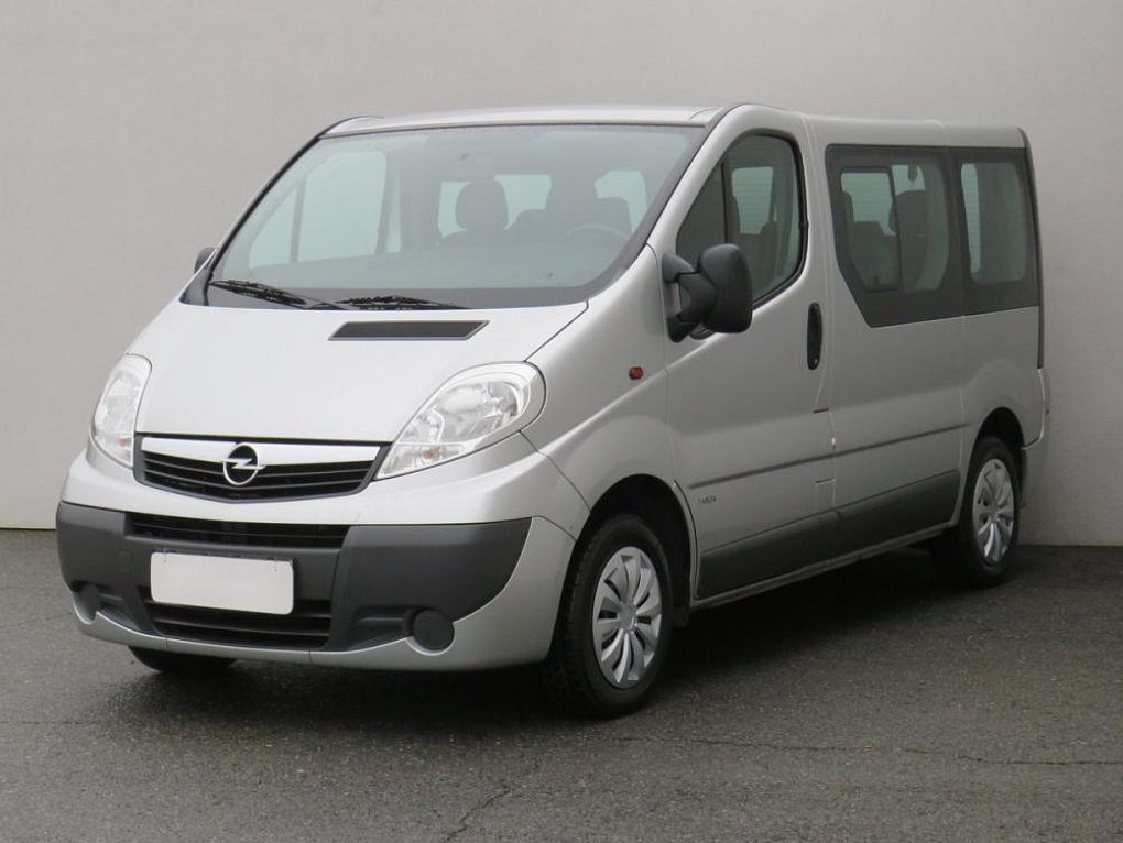 Opel Vivaro 2.0 CDTi Tour 8 míst