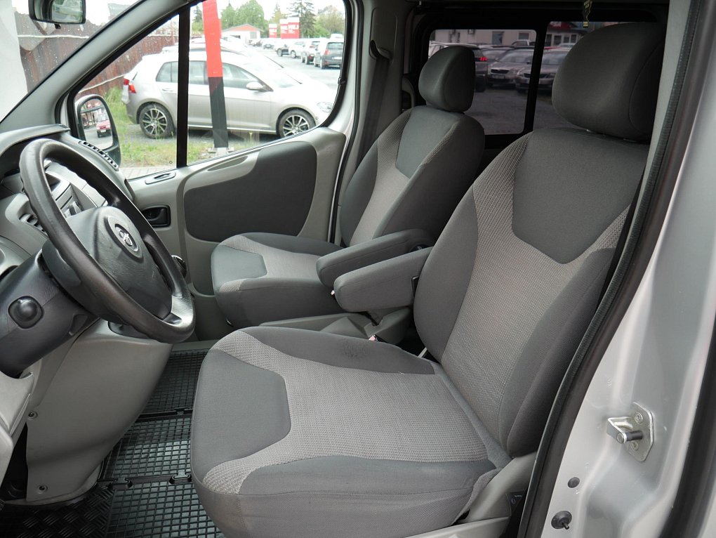 Opel Vivaro 2.0CDTi Tour 5míst