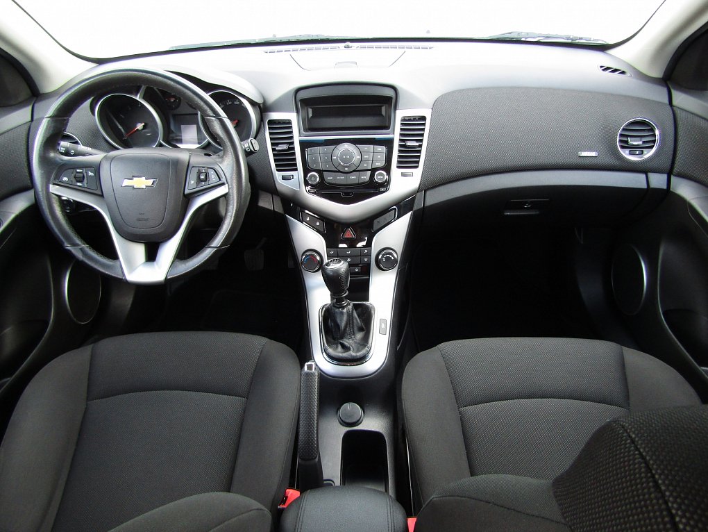 Chevrolet Cruze 1.8i 