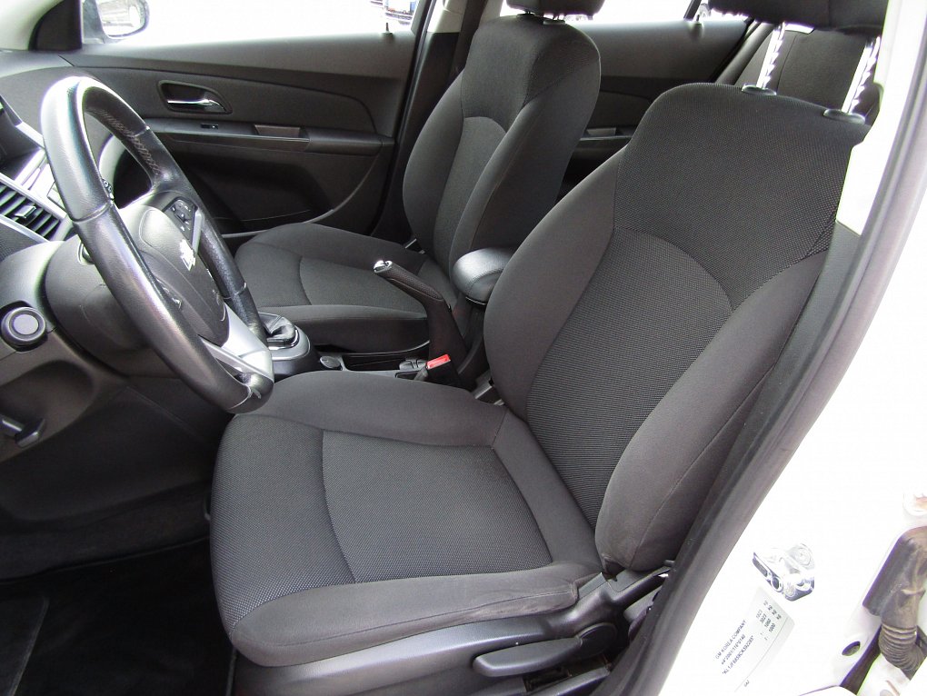 Chevrolet Cruze 1.8i 