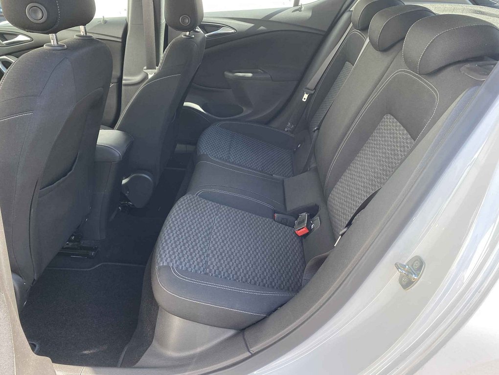 Opel Astra 1.4T Edition