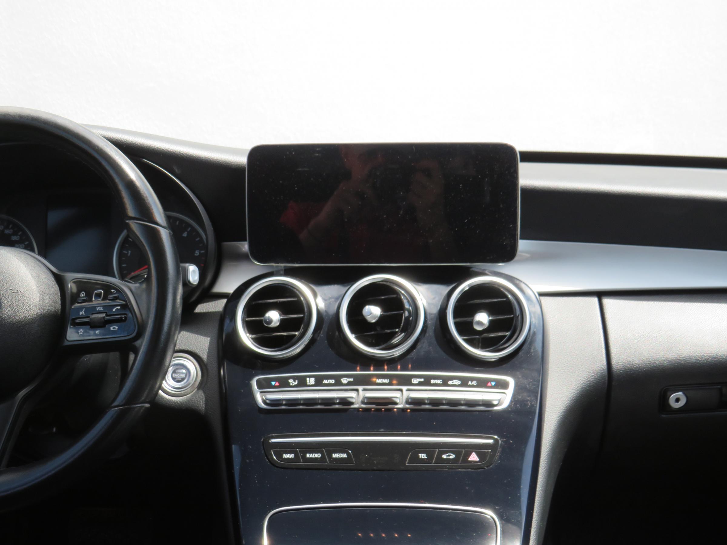 Mercedes-Benz Třída C, 2020 - pohled č. 10