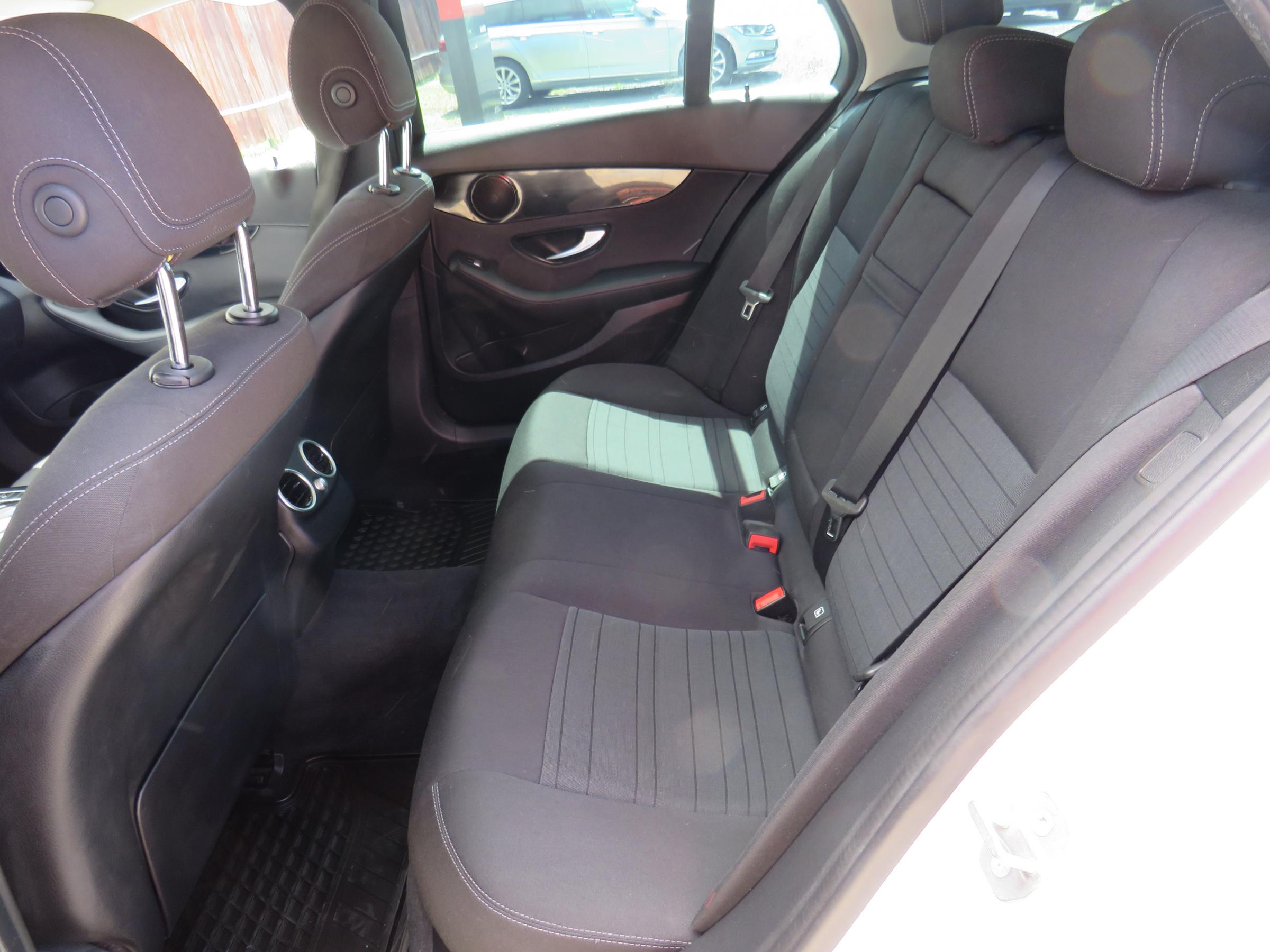 Mercedes-Benz Třída C, 2020 - pohled č. 12