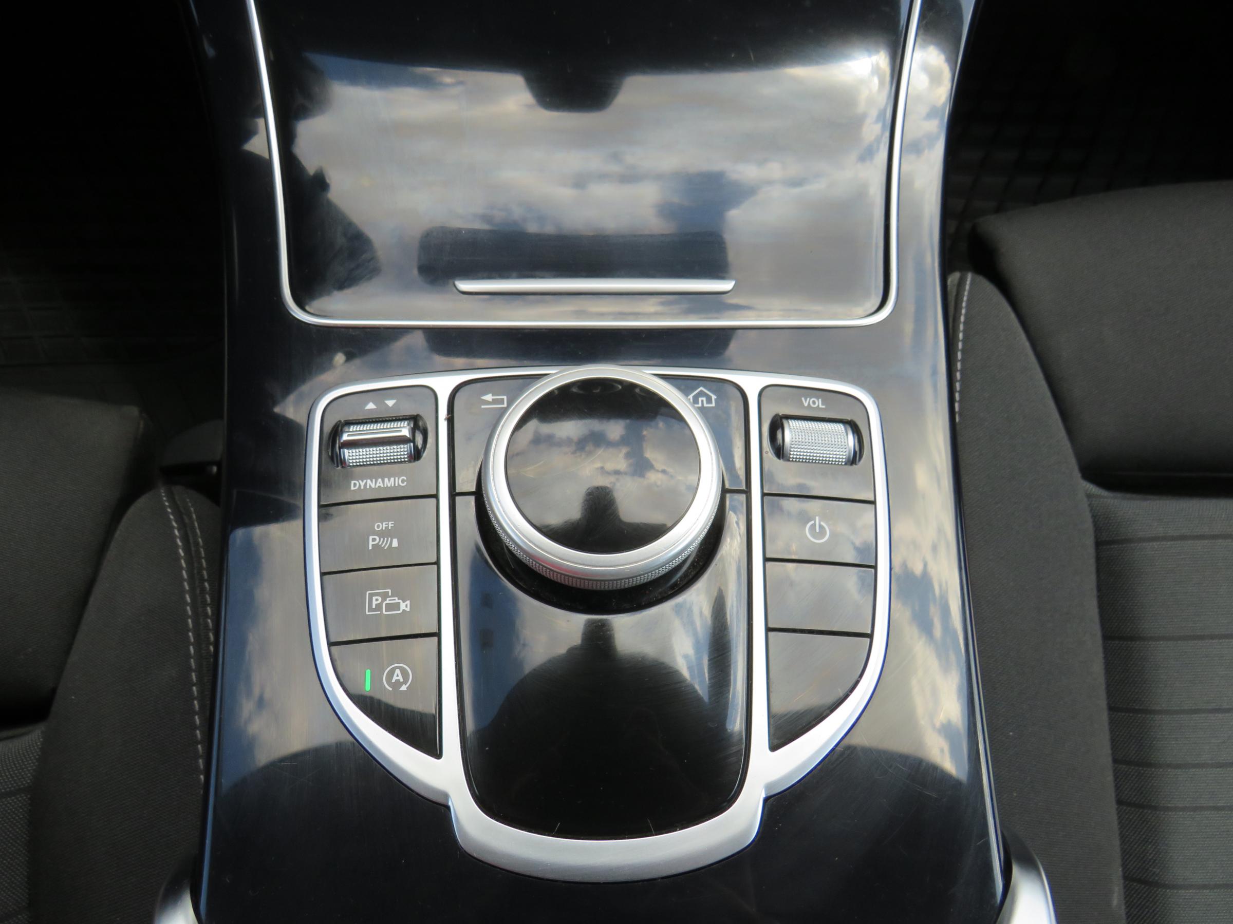 Mercedes-Benz Třída C, 2020 - pohled č. 21