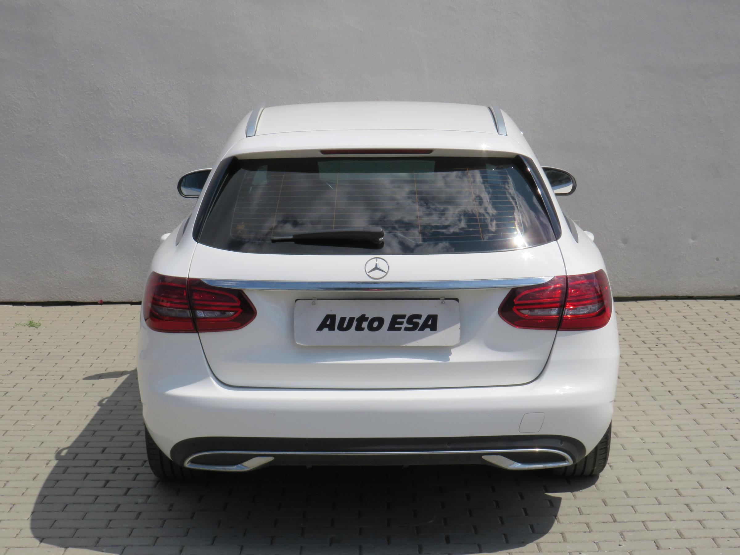 Mercedes-Benz Třída C, 2020 - pohled č. 5