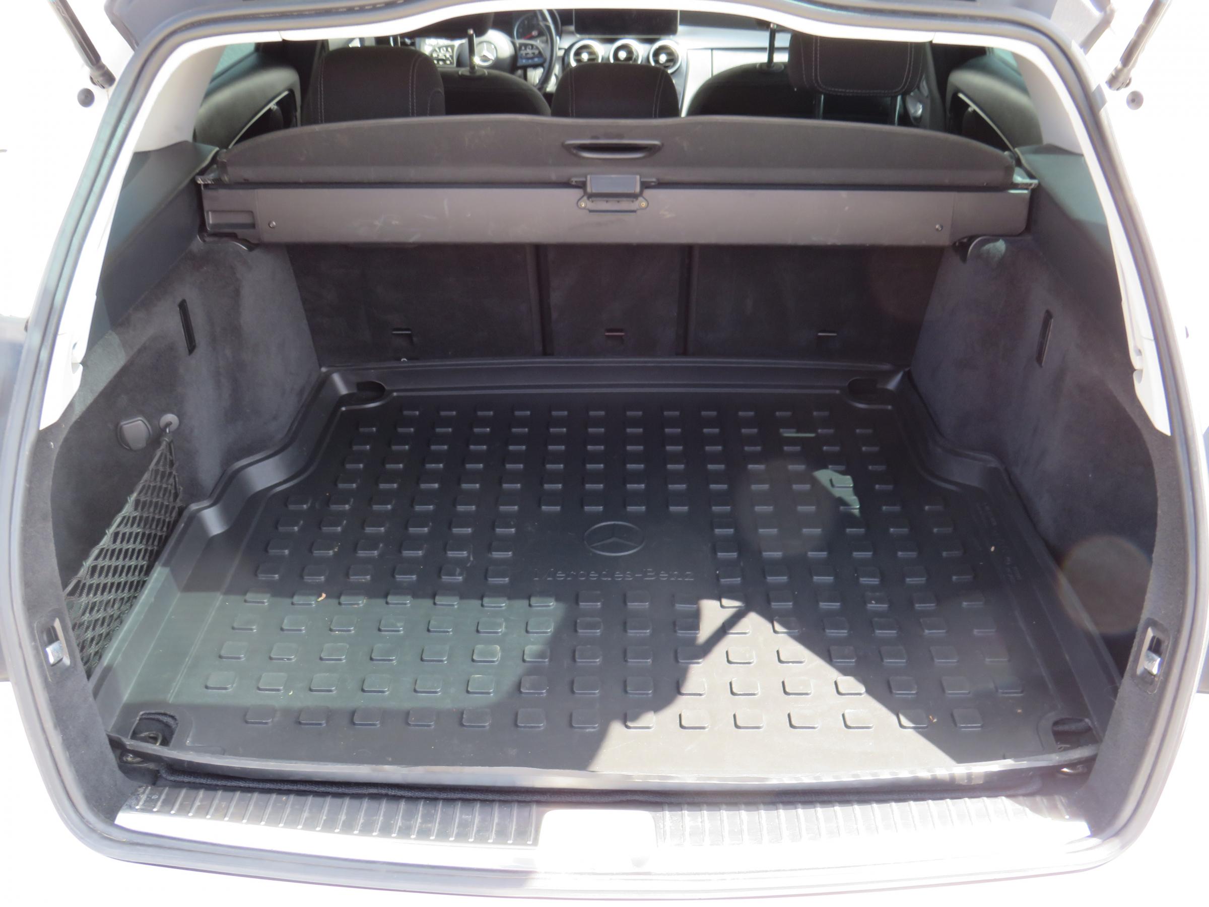 Mercedes-Benz Třída C, 2020 - pohled č. 8