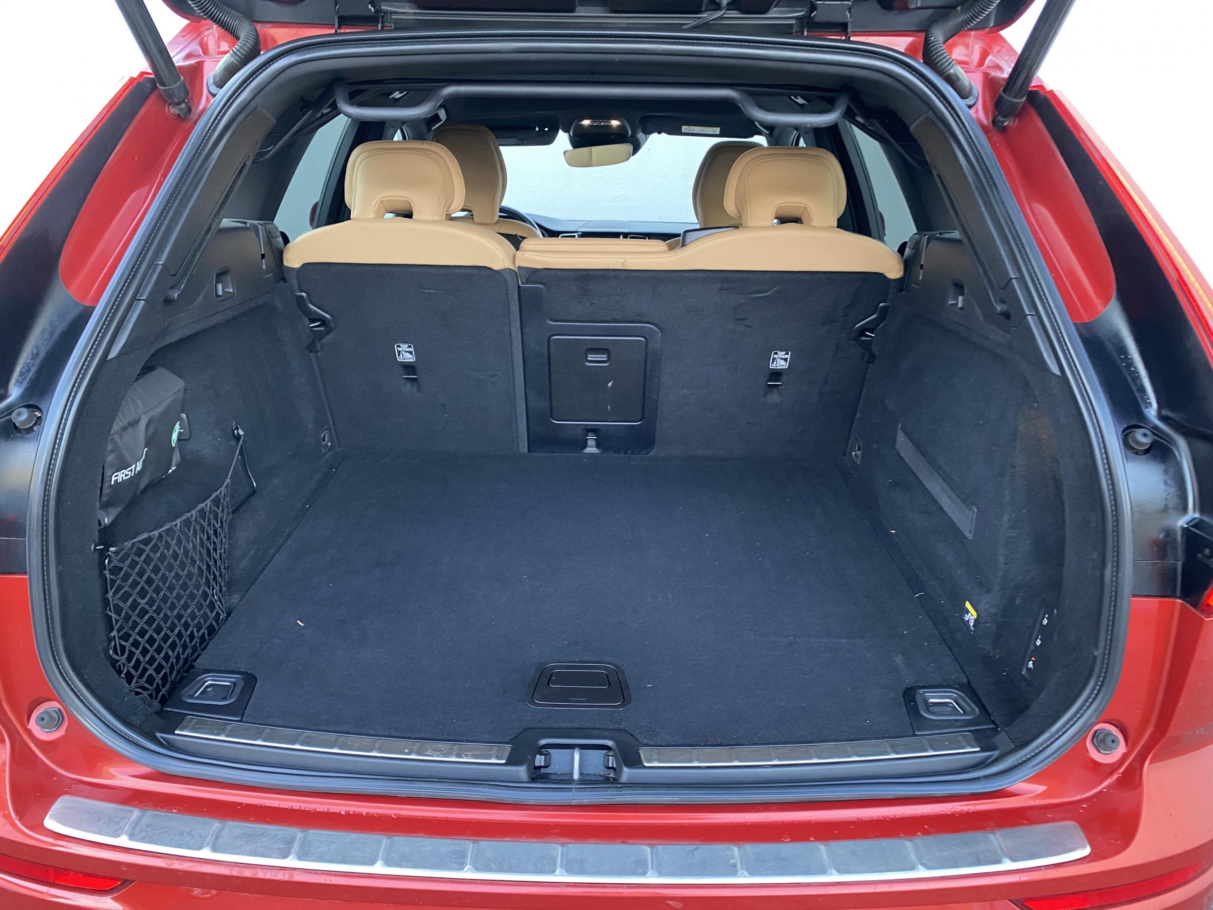 Volvo XC60, 2019 - pohled č. 7