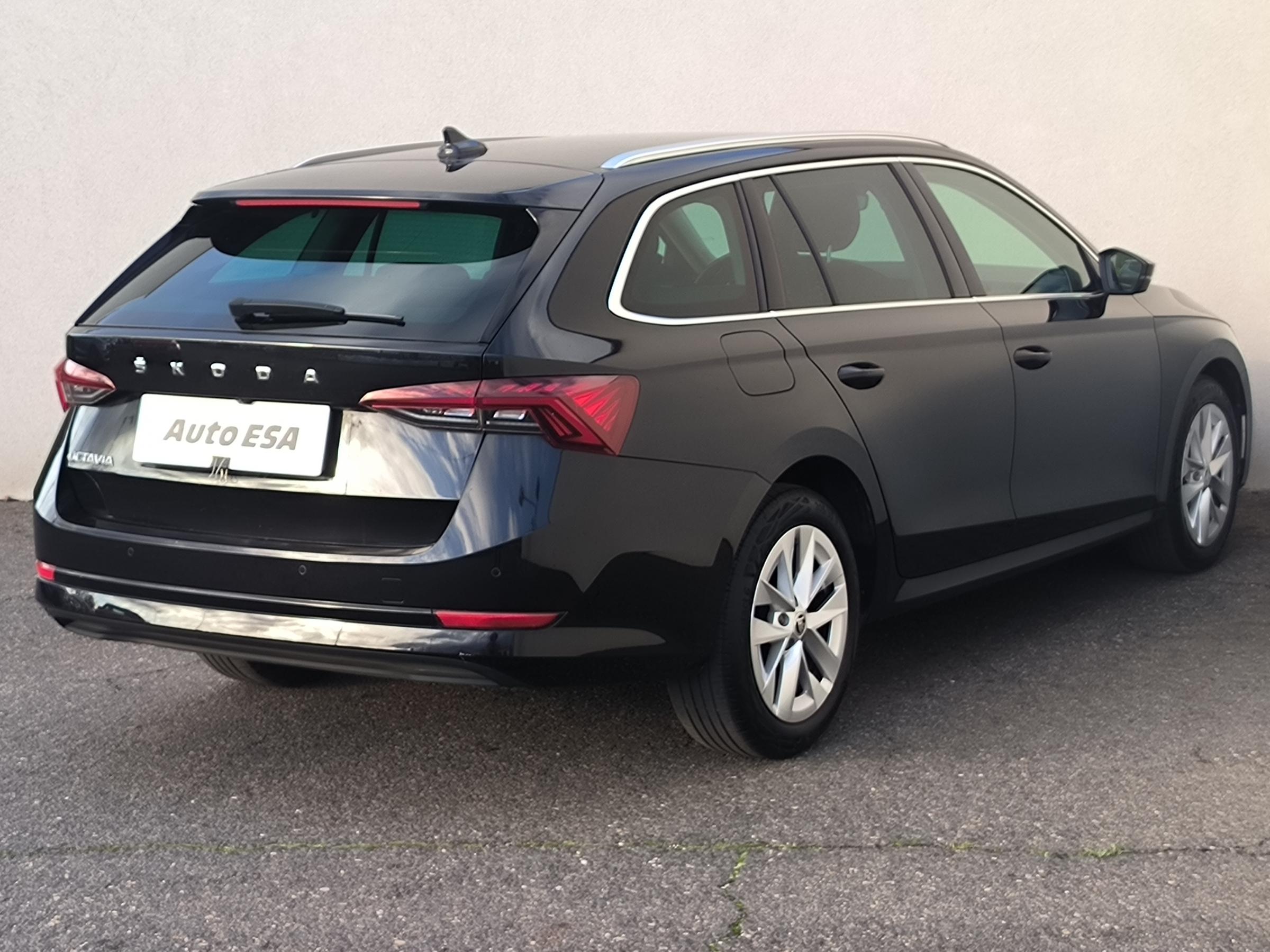Škoda Octavia IV, 2021 - pohled č. 4