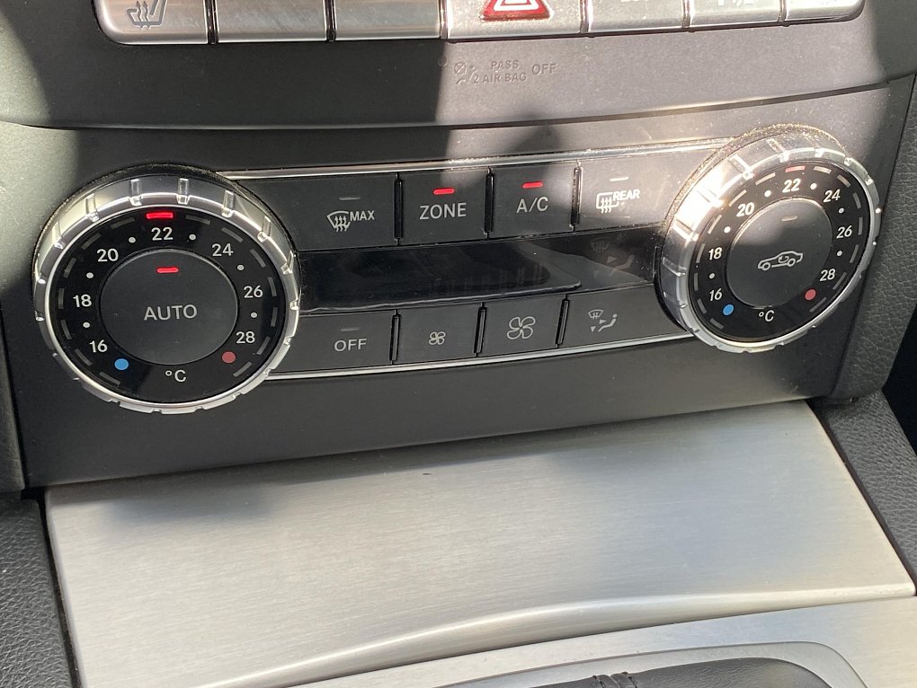 Mercedes-Benz Třída C 1.6 CGi Avantgarde C180