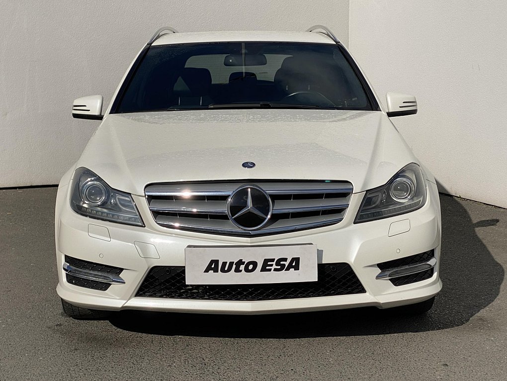 Mercedes-Benz Třída C 1.6 CGi Avantgarde C180