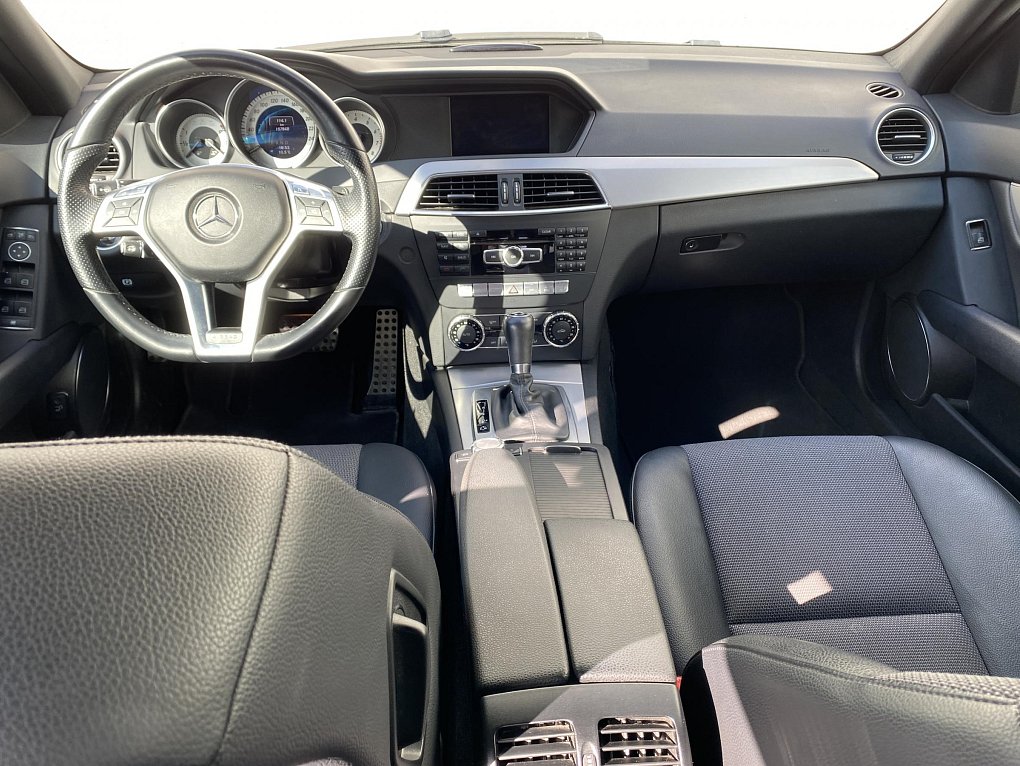 Mercedes-Benz Třída C 1.6 CGi Avantgarde C180