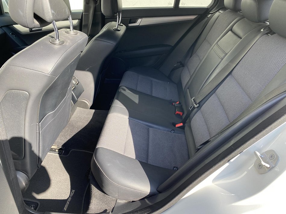 Mercedes-Benz Třída C 1.6 CGi Avantgarde C180