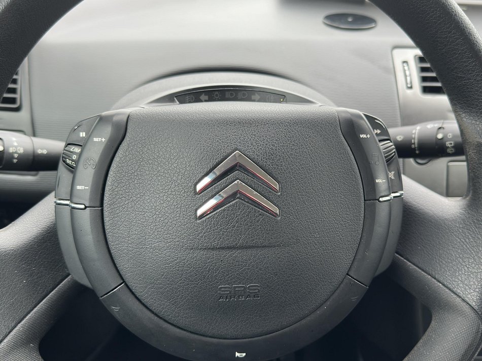 Citroën C4 1.4 i 