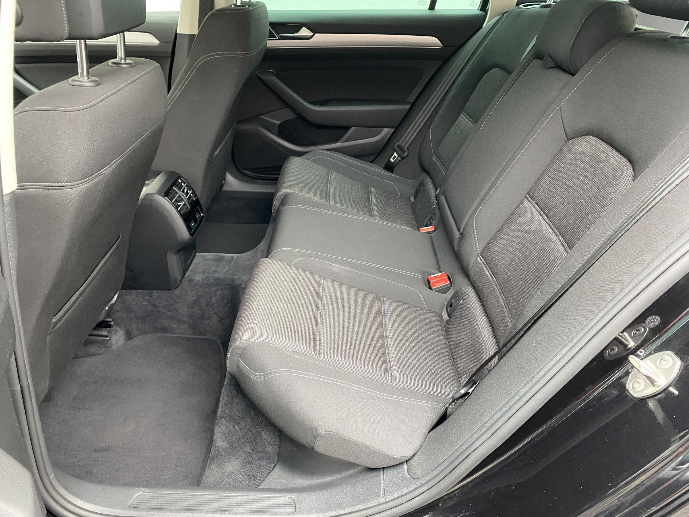 Volkswagen Passat, 2015 - pohled č. 10