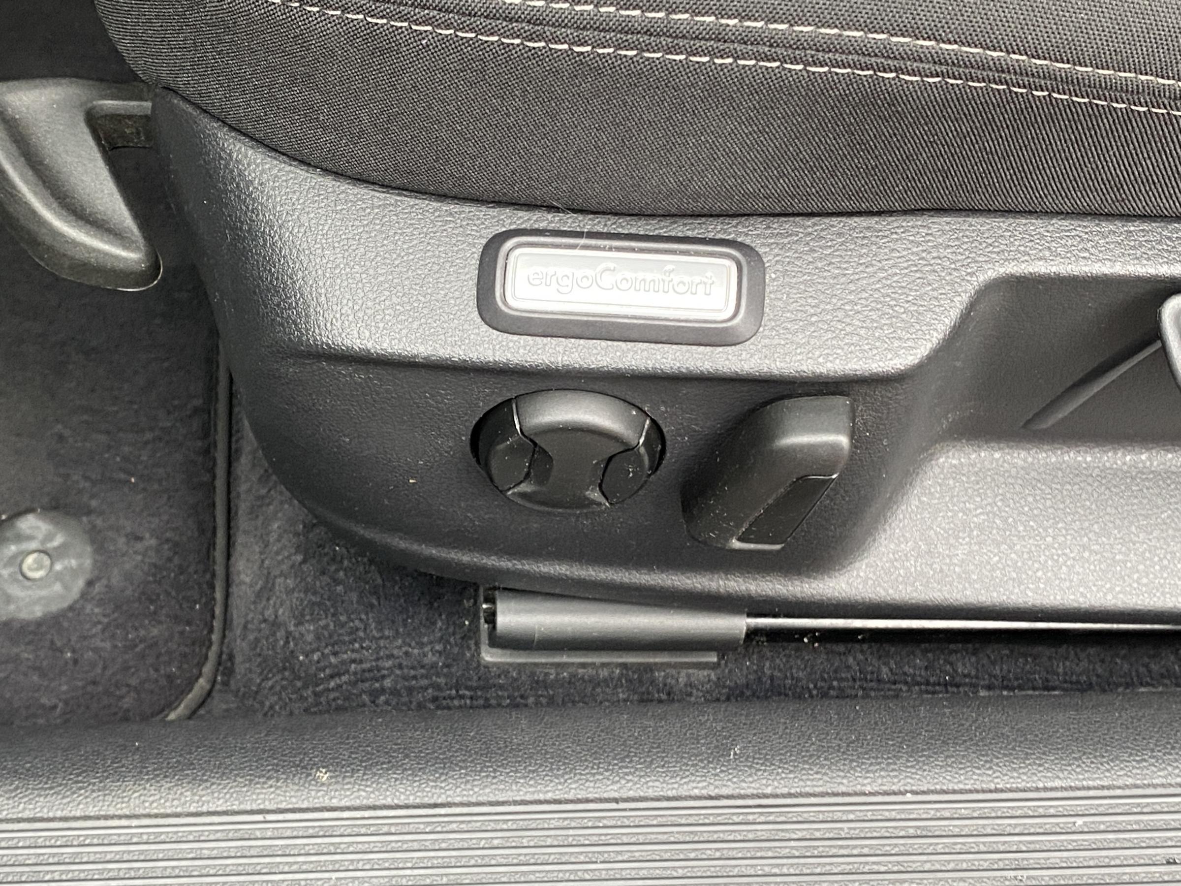 Volkswagen Passat, 2015 - pohled č. 14