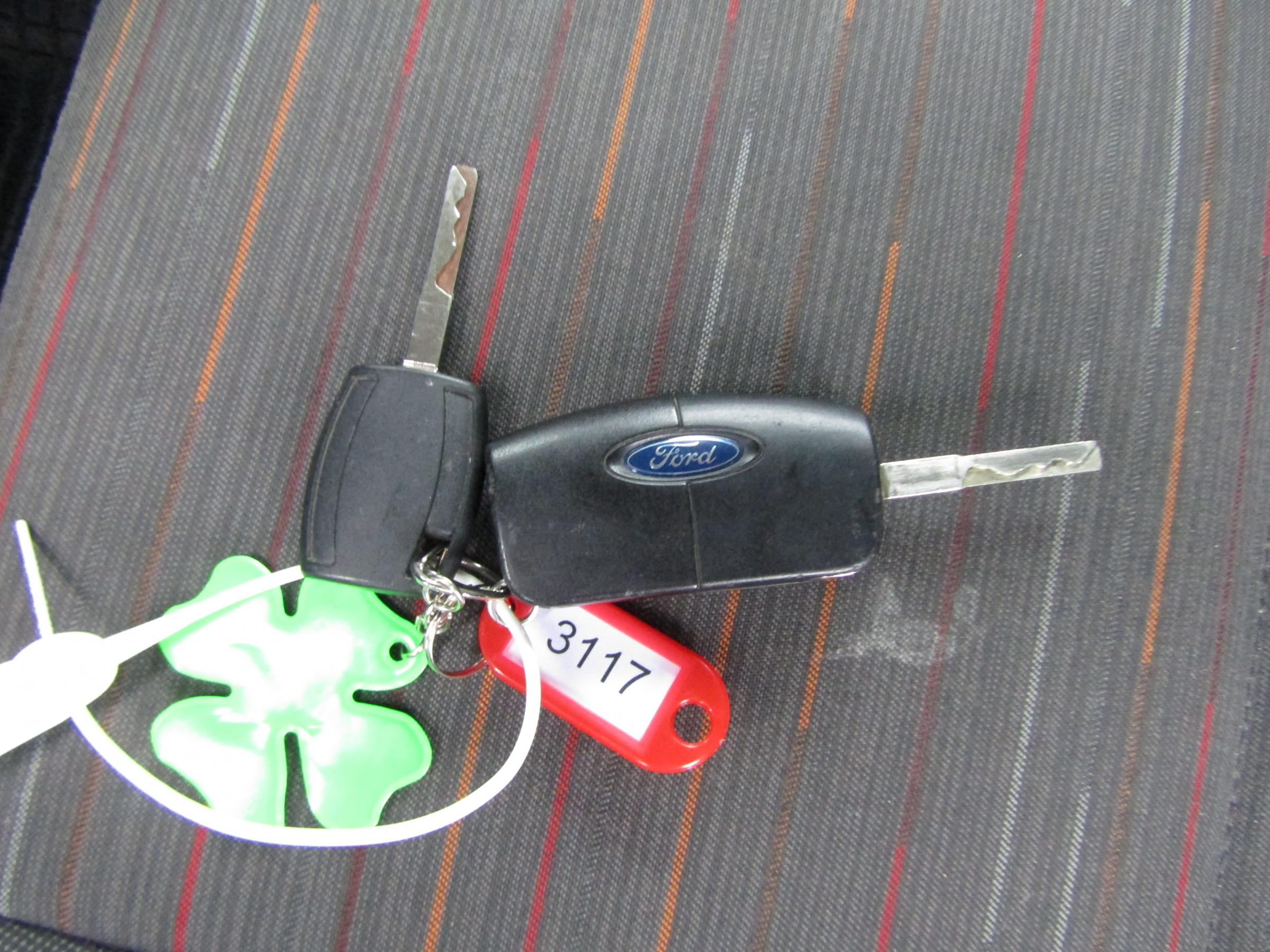 Ford C-MAX, 2007 - pohled č. 20