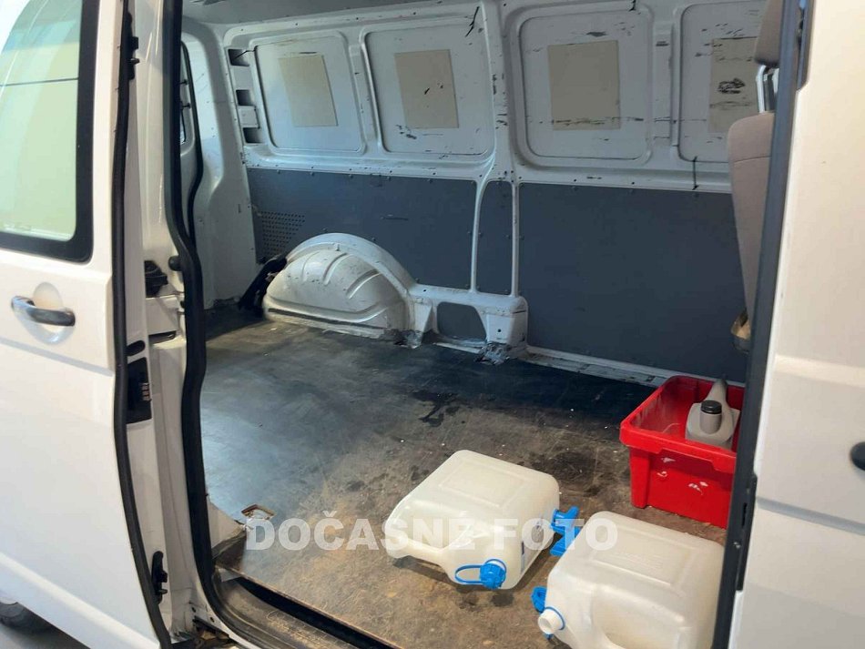 Volkswagen Transporter 2.0TDi  L2H1