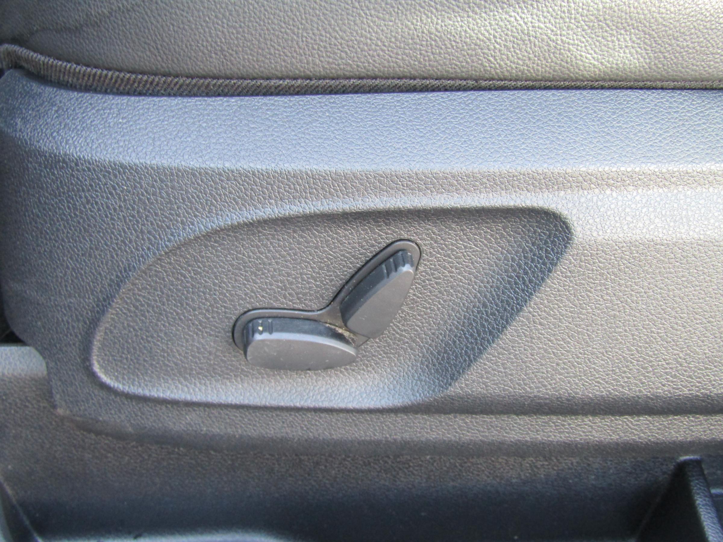 Ford Kuga, 2010 - pohled č. 23