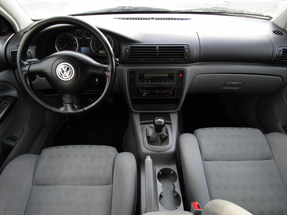Volkswagen Passat 1.6 i 