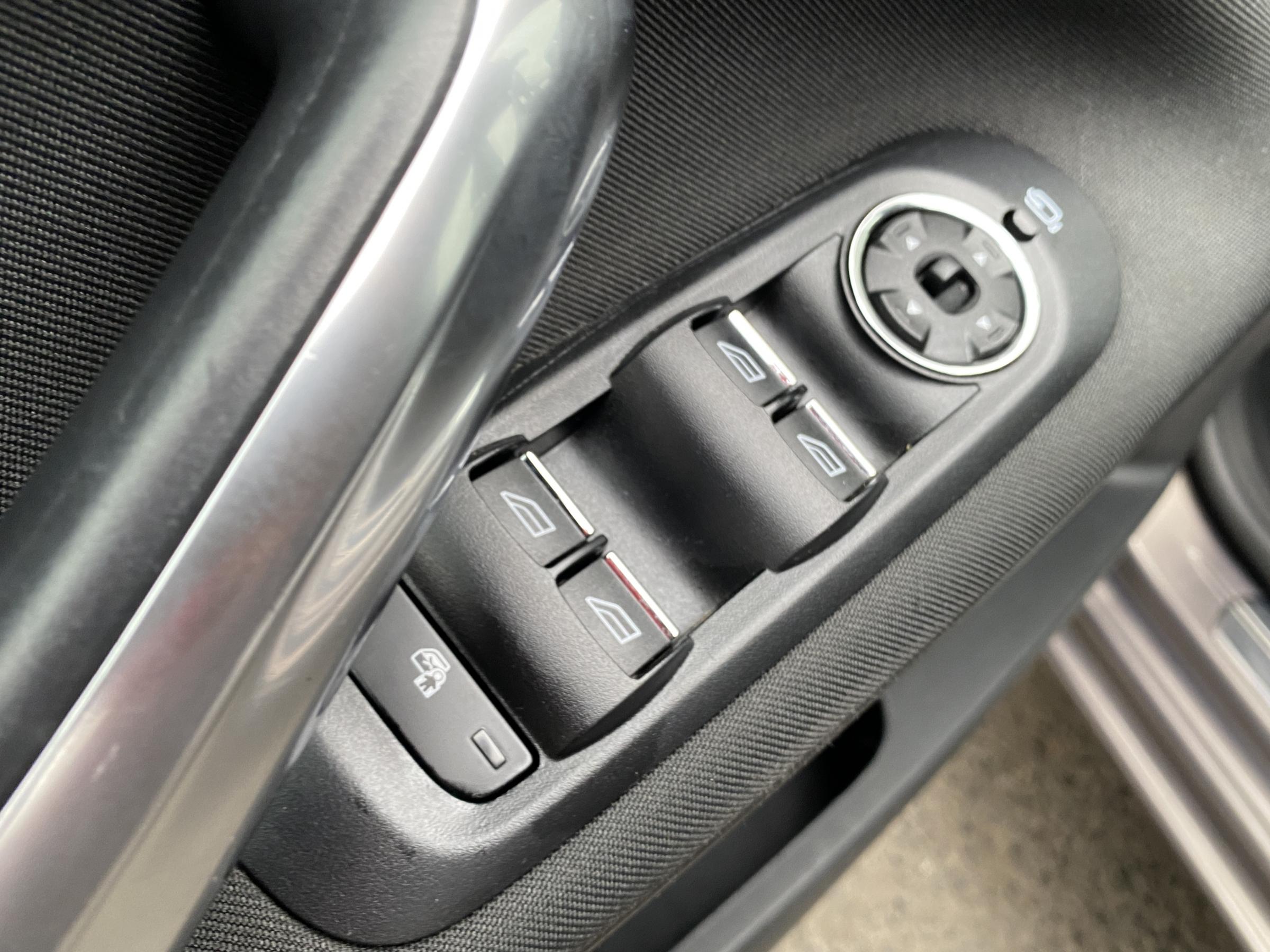 Ford Mondeo, 2012 - pohled č. 13